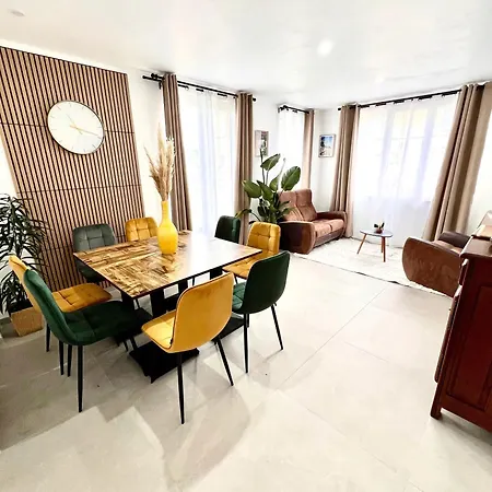 Dom wakacyjny Maison Spacieuse A Avec Jardin