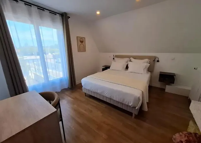 Maison Spacieuse A Avec Jardin