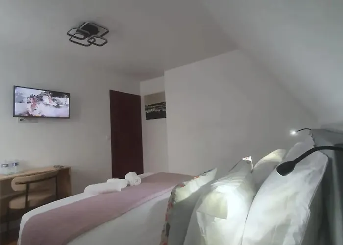 Дом отдыха Maison Spacieuse A Avec Jardin *