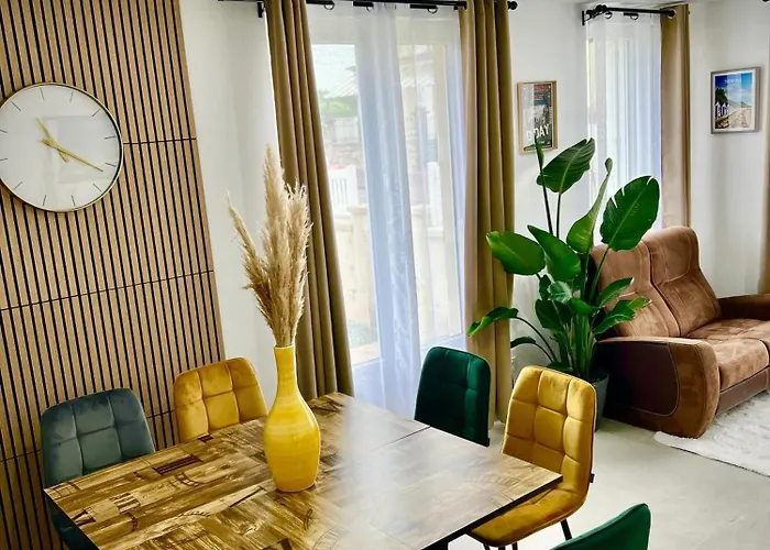 Дом отдыха Maison Spacieuse A Avec Jardin Montebourg