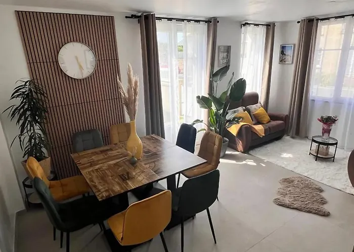 Maison Spacieuse A Avec Jardin Дом отдыха Montebourg